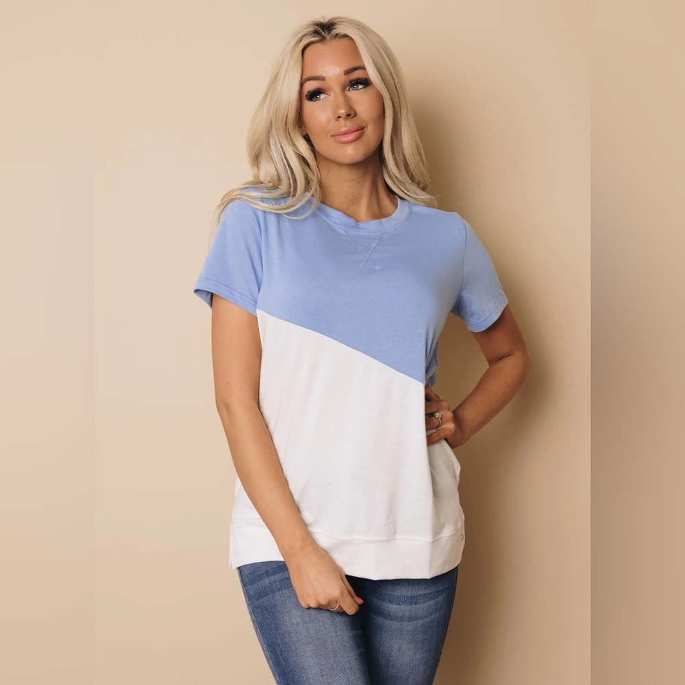 NWT Blue & White Colorblock Short Sleeve Top